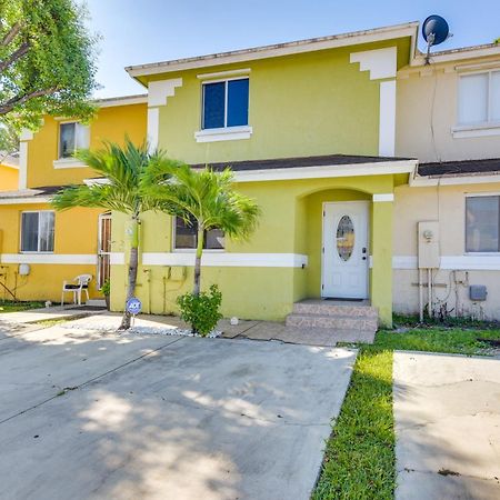 Opa-Locka Townhome, 15 Mi To Miami Beach! المظهر الخارجي الصورة