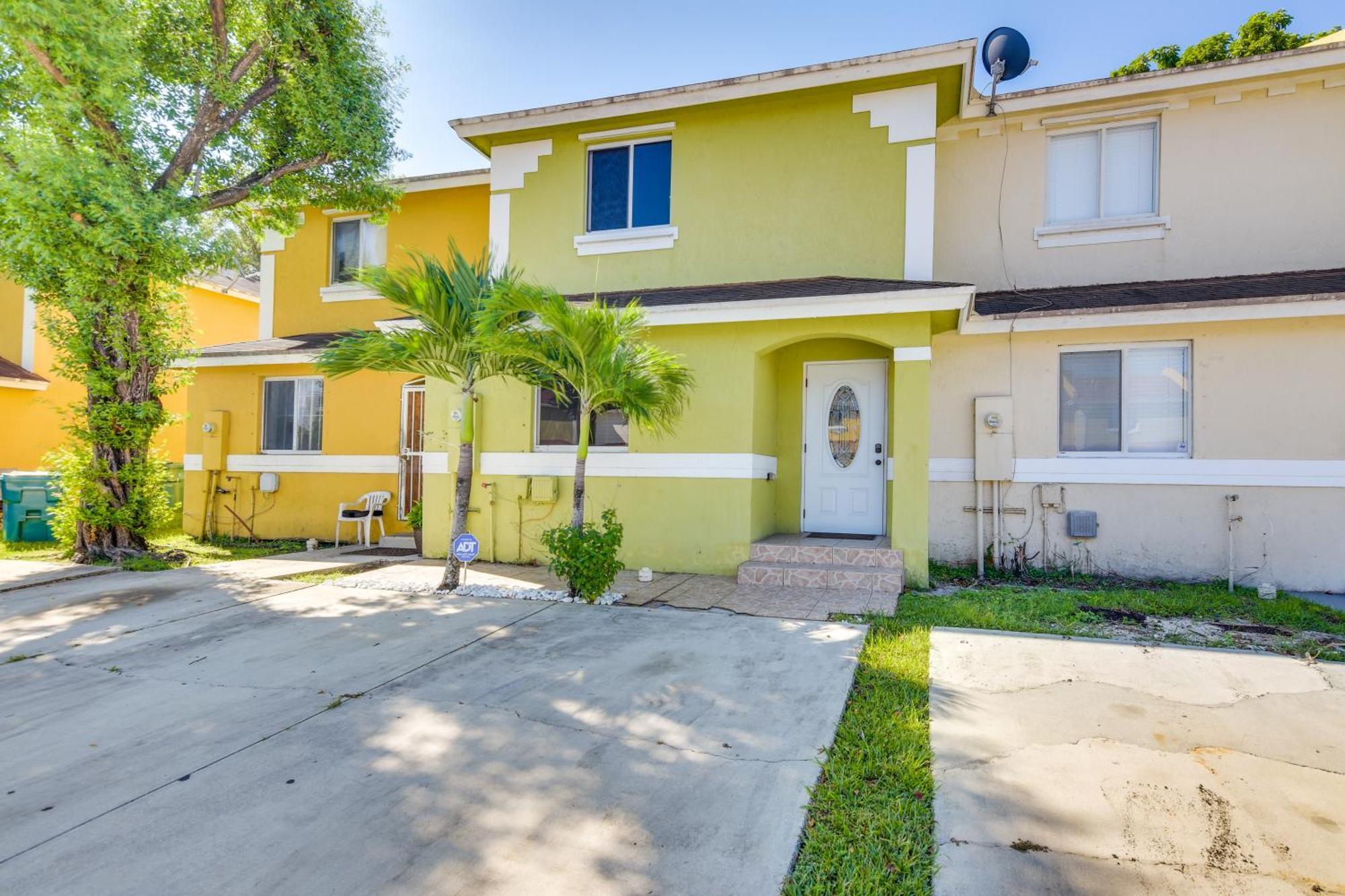 Opa-Locka Townhome, 15 Mi To Miami Beach! المظهر الخارجي الصورة