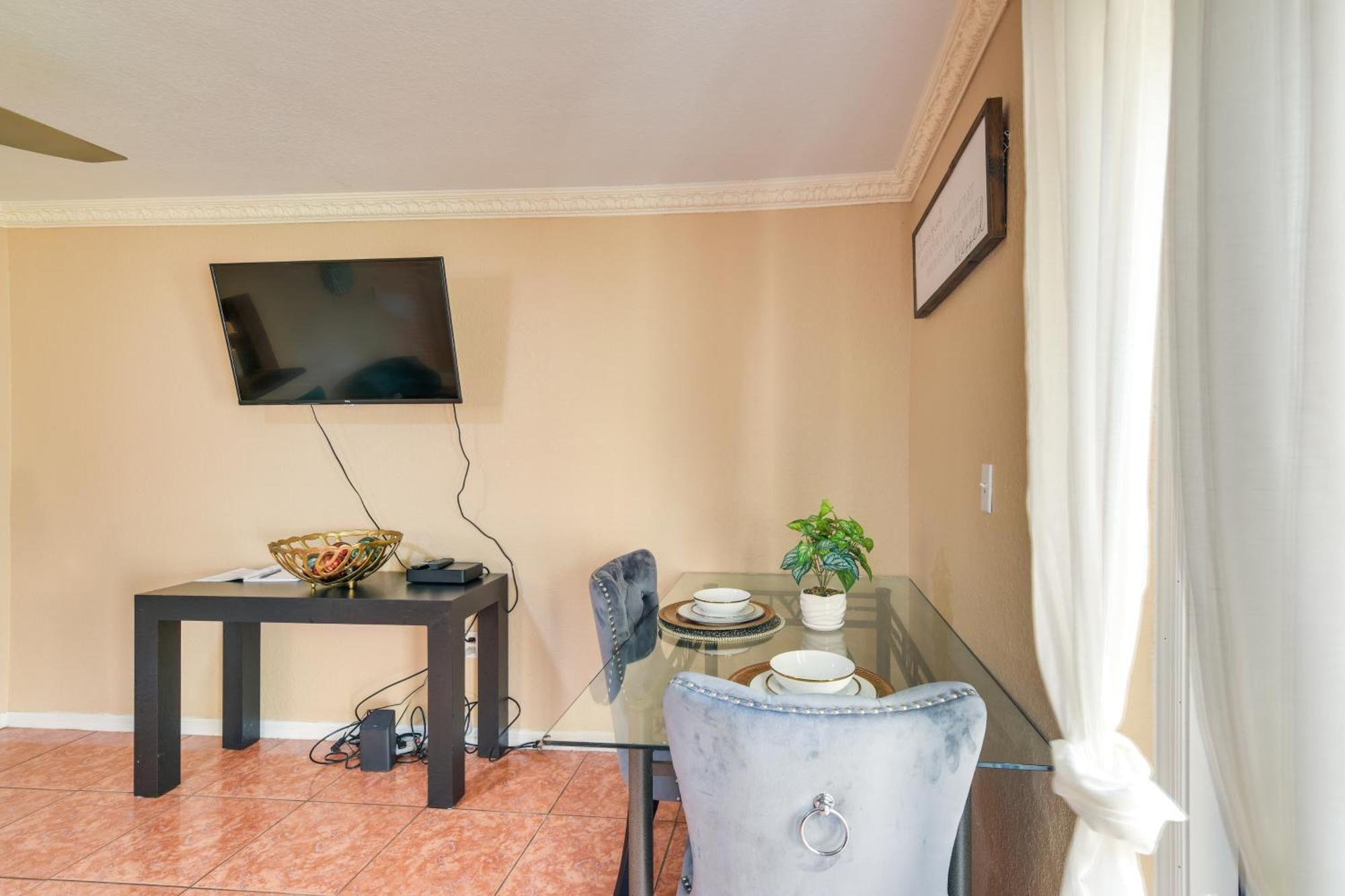 Opa-Locka Townhome, 15 Mi To Miami Beach! المظهر الخارجي الصورة