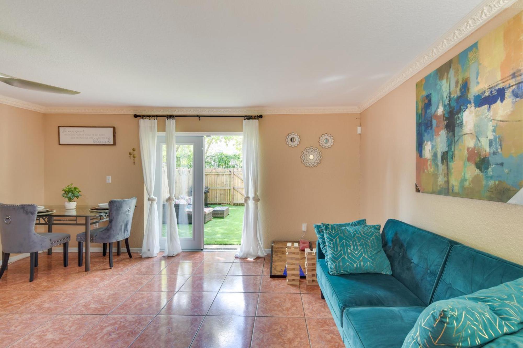 Opa-Locka Townhome, 15 Mi To Miami Beach! المظهر الخارجي الصورة