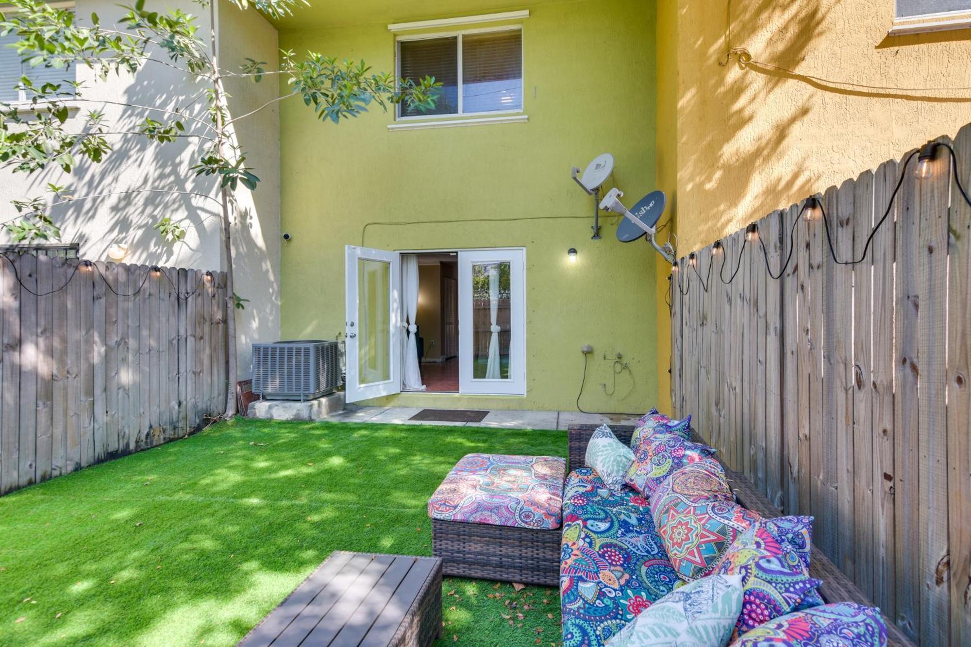 Opa-Locka Townhome, 15 Mi To Miami Beach! المظهر الخارجي الصورة