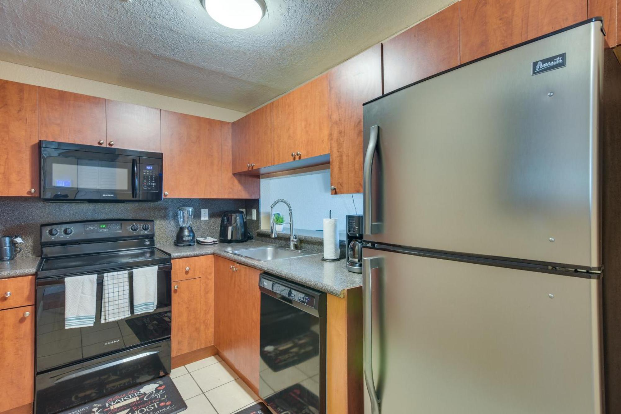 Opa-Locka Townhome, 15 Mi To Miami Beach! المظهر الخارجي الصورة